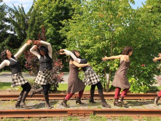 2014.  Corps identitaires